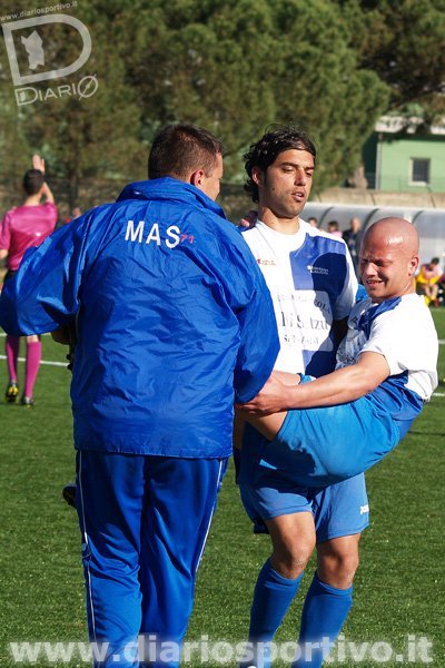 Falciani accompagna fuori dal campo Milia